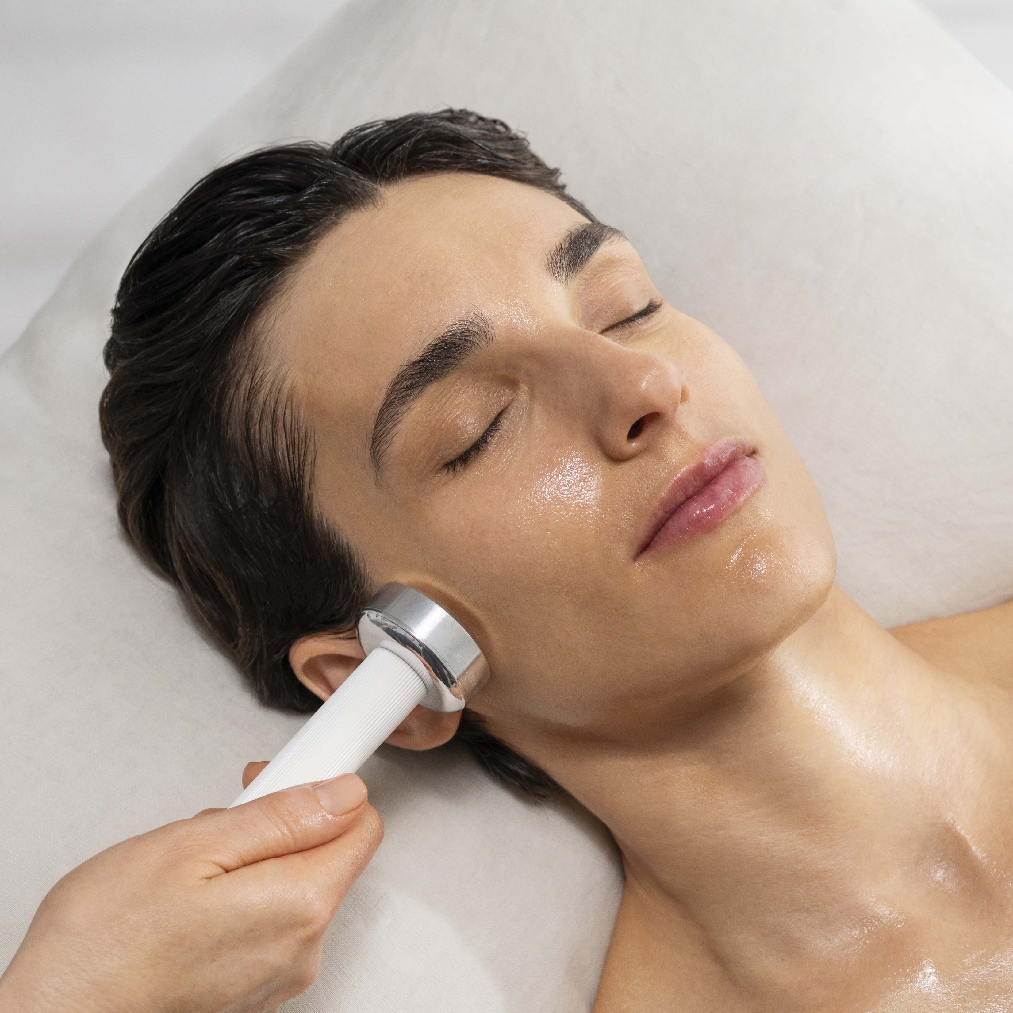 The Express EpiNova Facial - Image 3